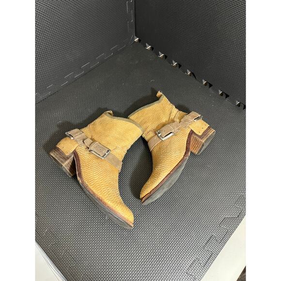 Donald J Pliner Women's Wade Snake Print Leather Riding Ankle‎ Boot Size 7M - Picture 5 of 9